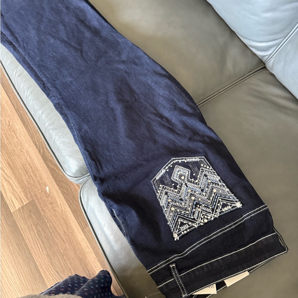 Ladies Blue Jeans with Embroidered Pocket